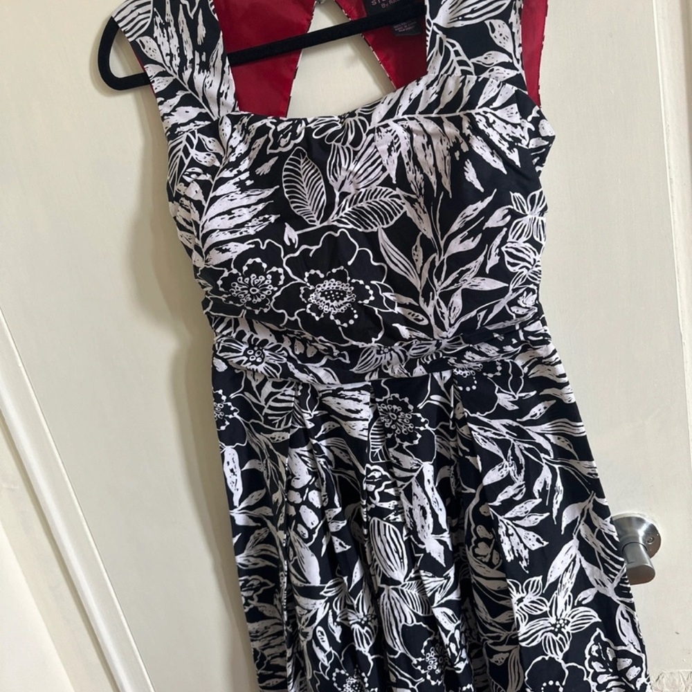 Robbie Bee Signature Black and White Dress